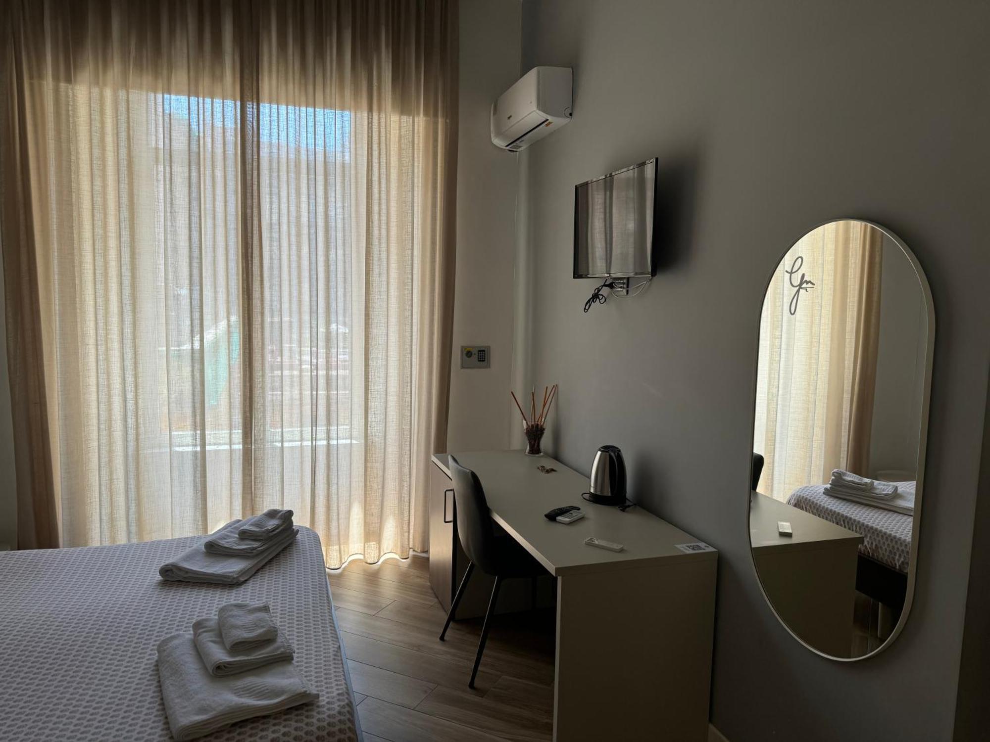 Rooms Garibaldi Napoli Bagian luar foto