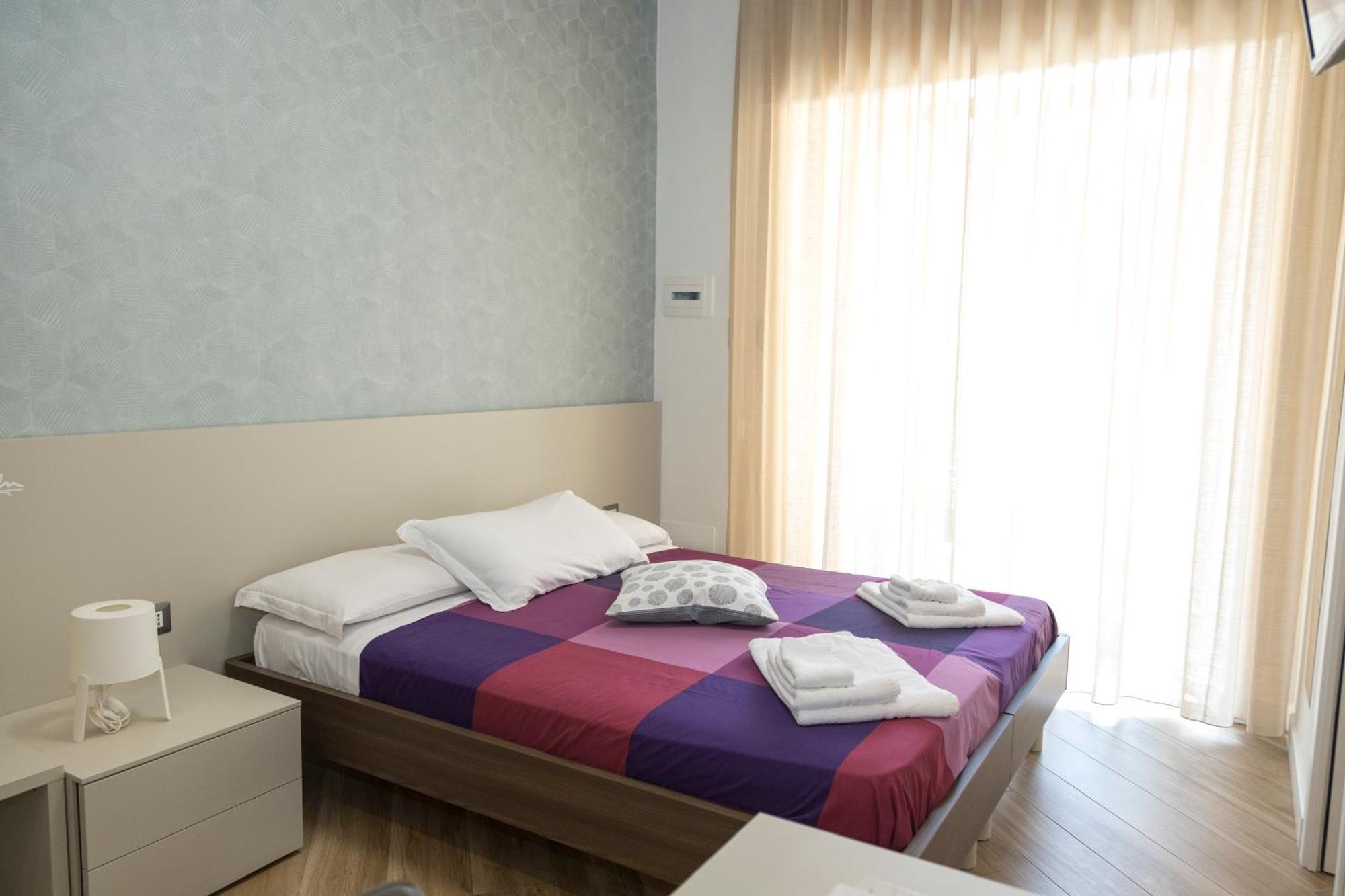 Rooms Garibaldi Napoli Bagian luar foto