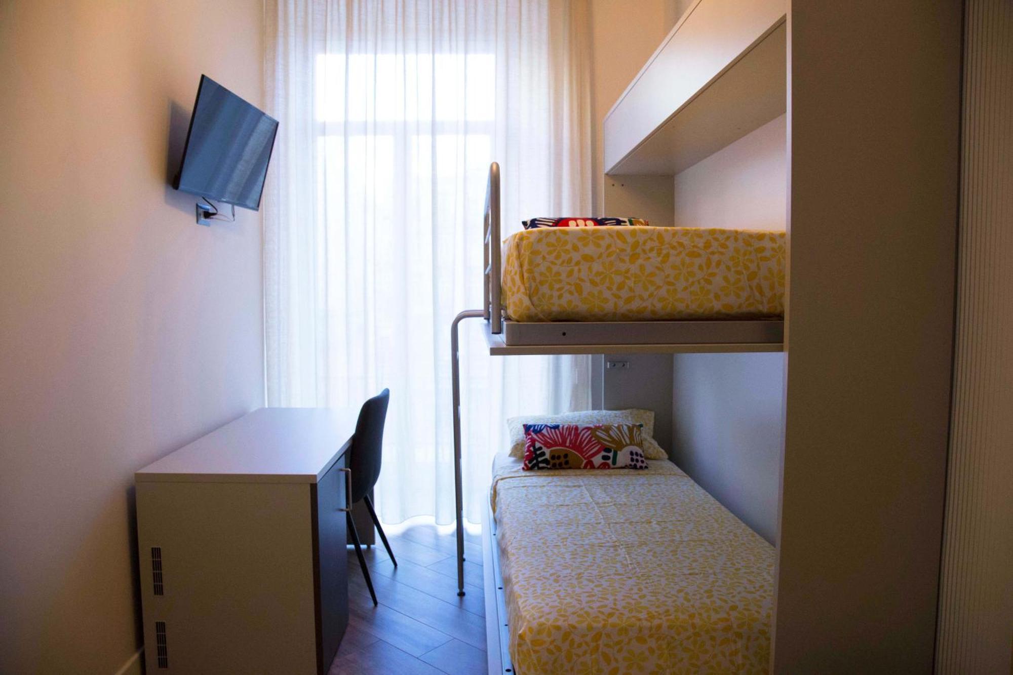 Rooms Garibaldi Napoli Bagian luar foto