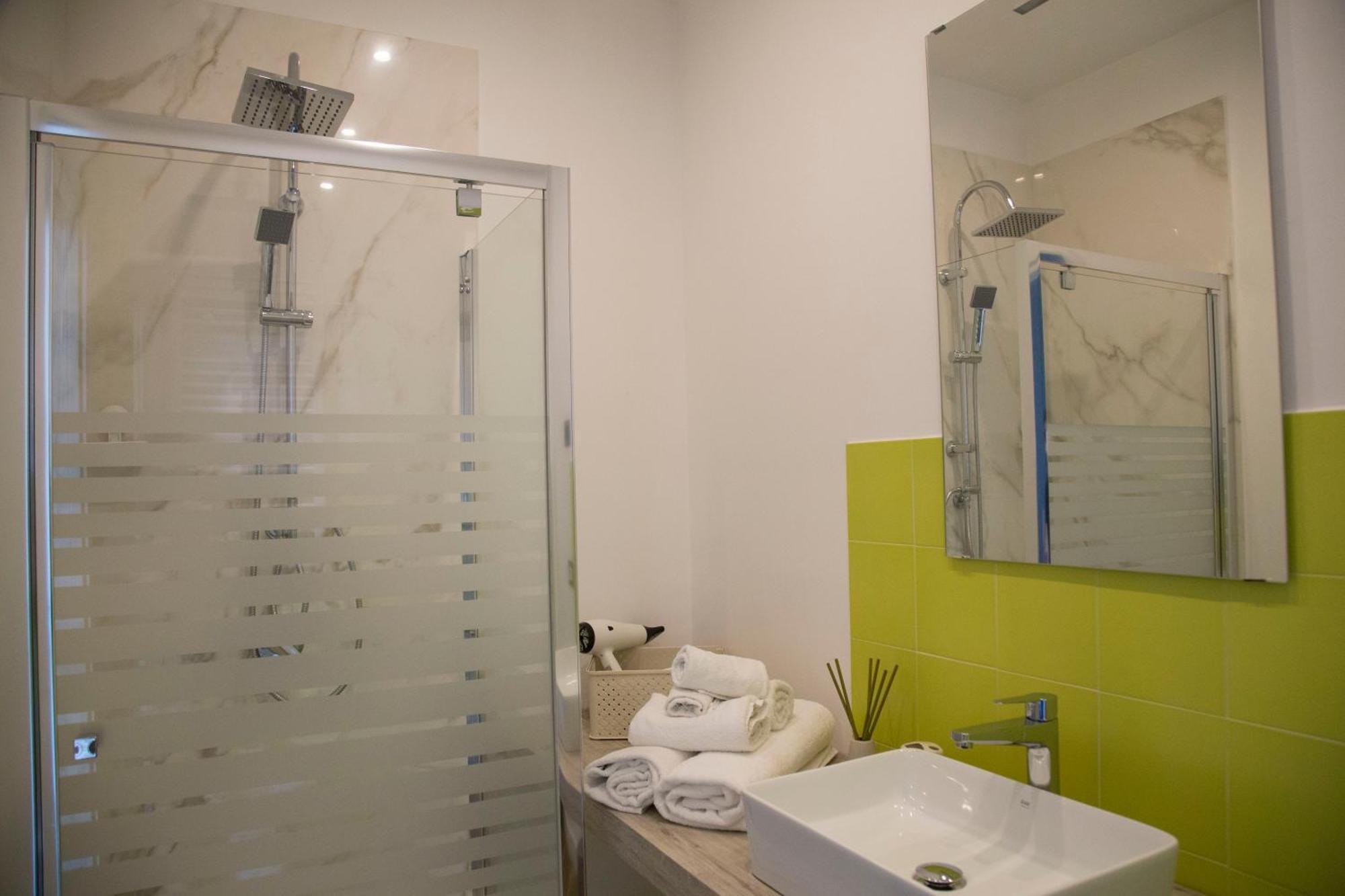 Rooms Garibaldi Napoli Bagian luar foto
