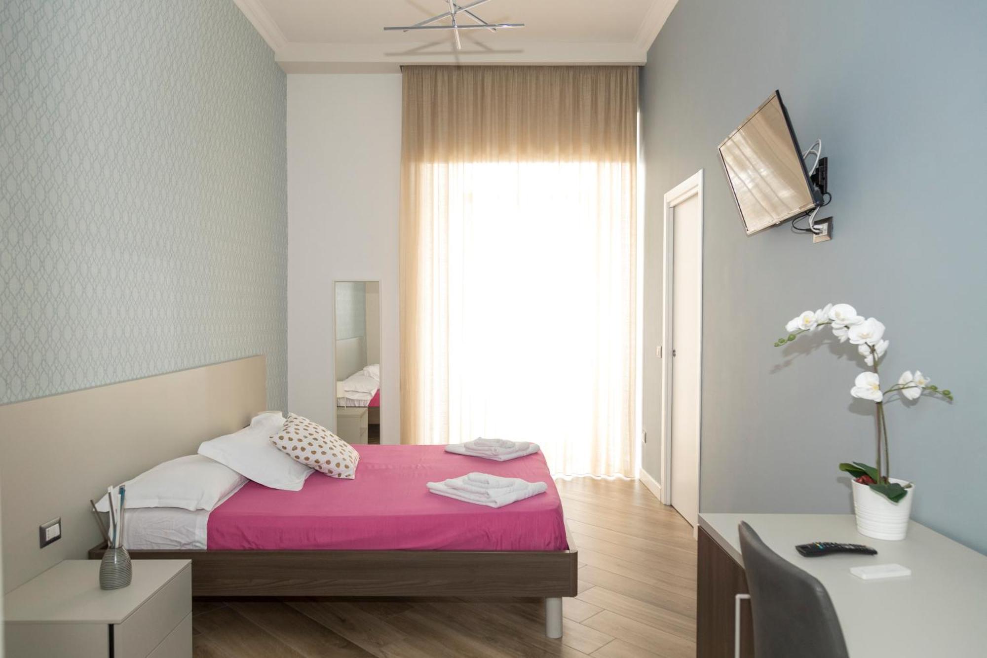 Rooms Garibaldi Napoli Bagian luar foto