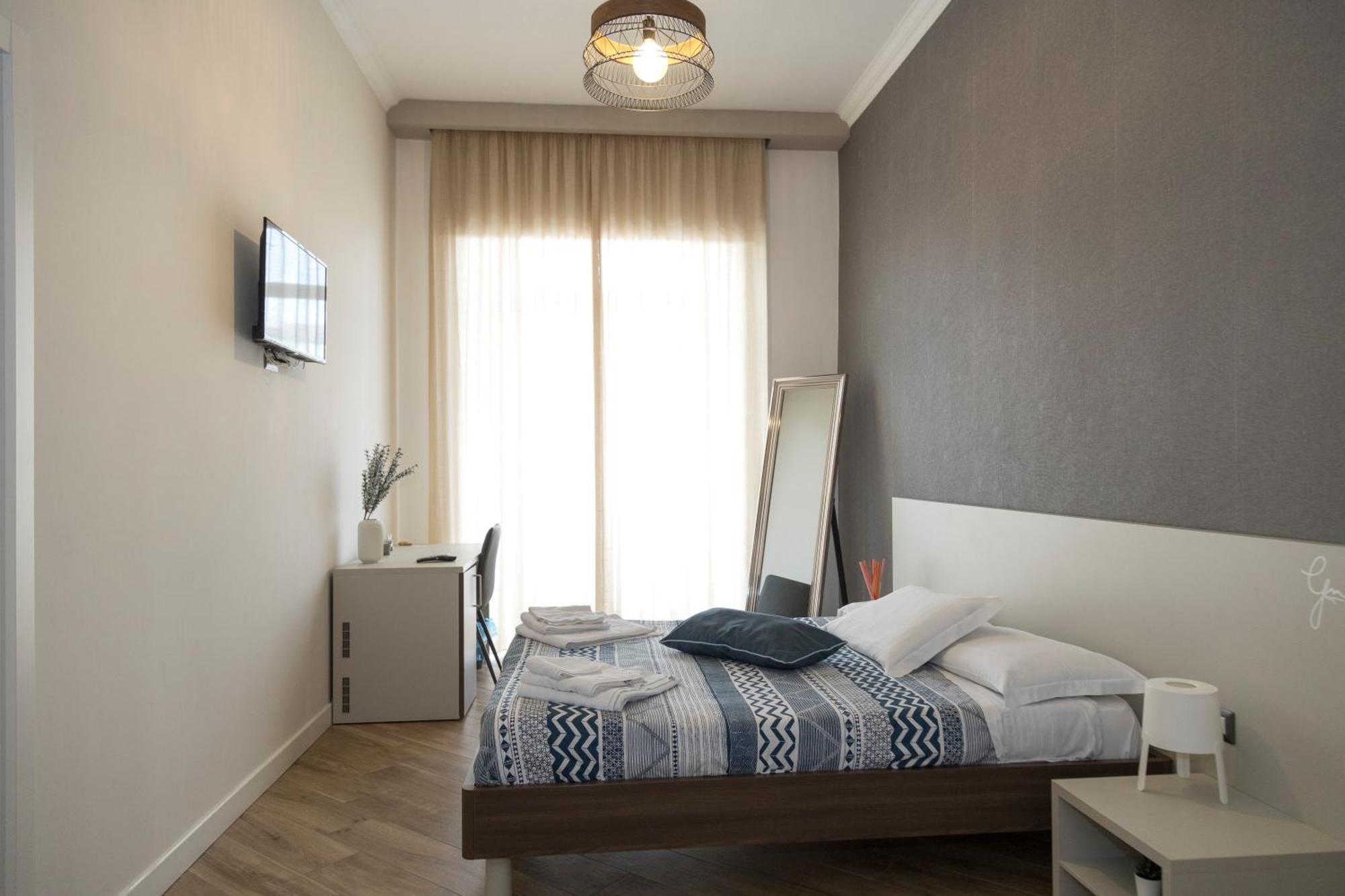 Rooms Garibaldi Napoli Bagian luar foto