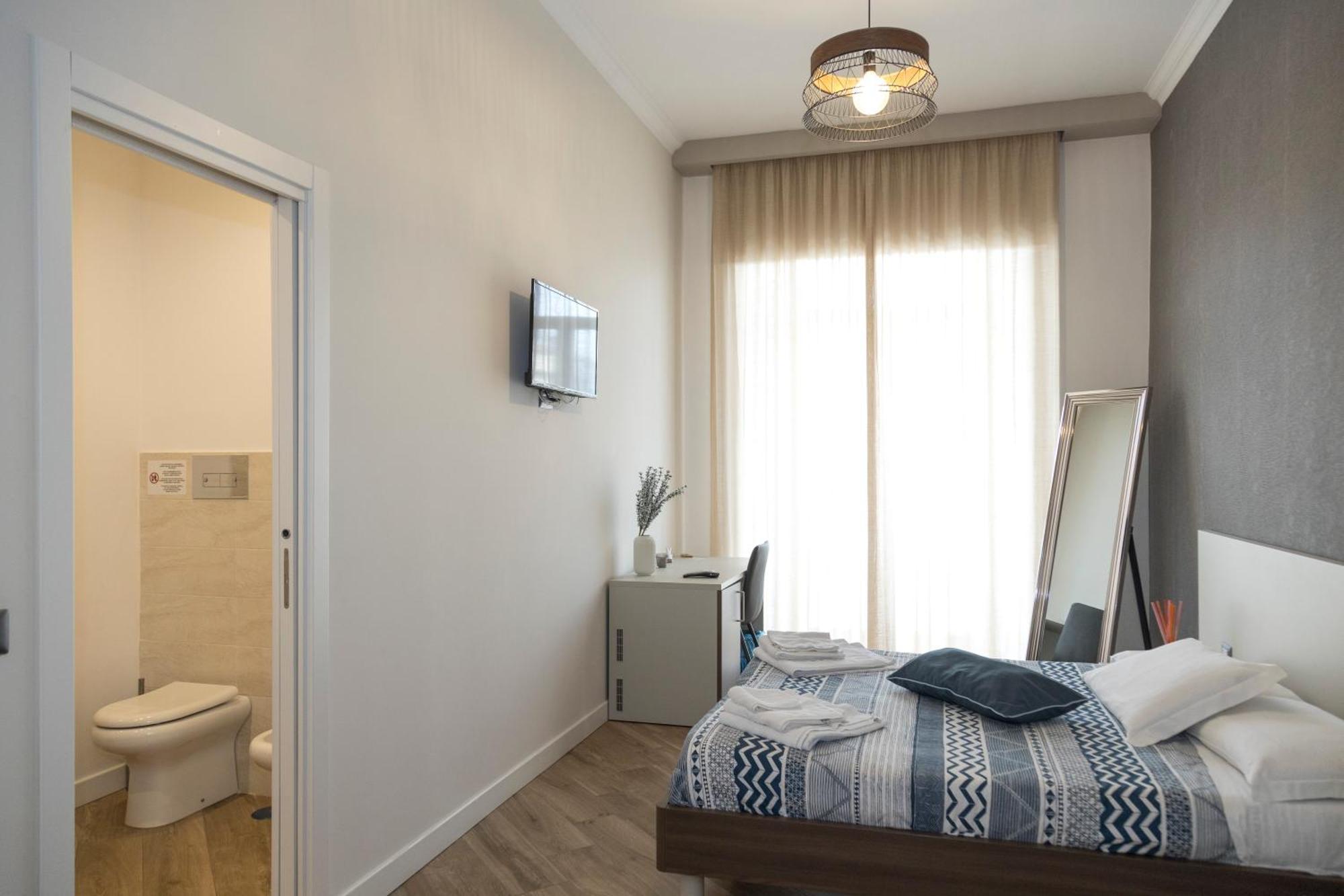 Rooms Garibaldi Napoli Bagian luar foto